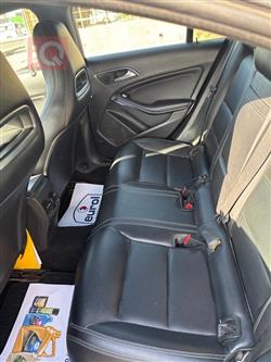 مێرسێدس بێنز CLA